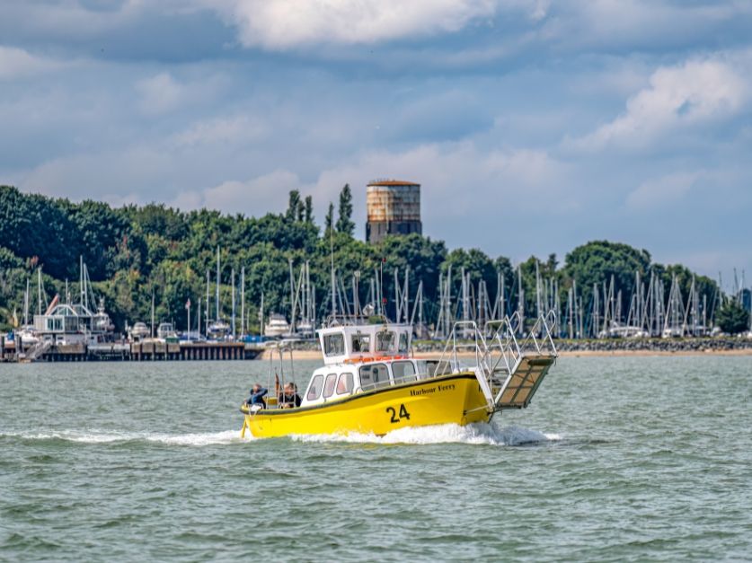 Felixstowe Ferry: Explore Suffolk’s Seaside Hamlet, Ferry Crossing & Things to Do