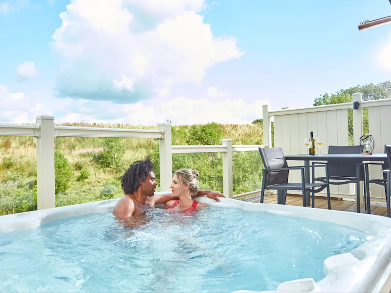 Hoseasons UK Holidays Guide: Lodges, Parks, Cottages & Hot Tub Escapes from £25 Deposit (2026 Update)