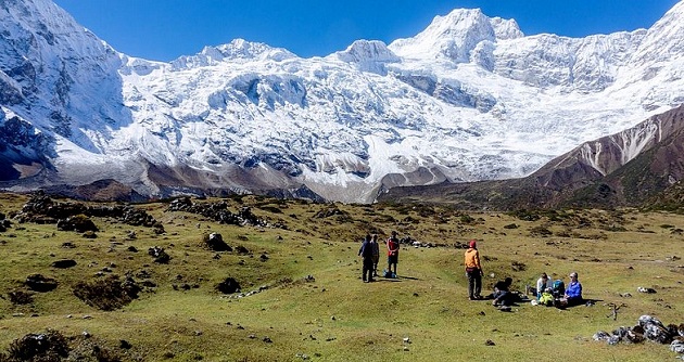 Manaslu Circuit Trek: A Complete Guide to Nepal’s Hidden Himalayan Gem Manaslu Circuit Trek