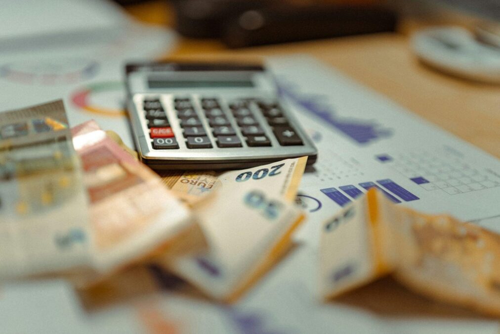 A Beginner's Guide to Responsible Credit Use and Personal Finance Planning