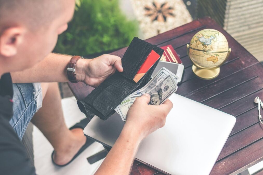 A Beginner's Guide to Responsible Credit Use and Personal Finance Planning