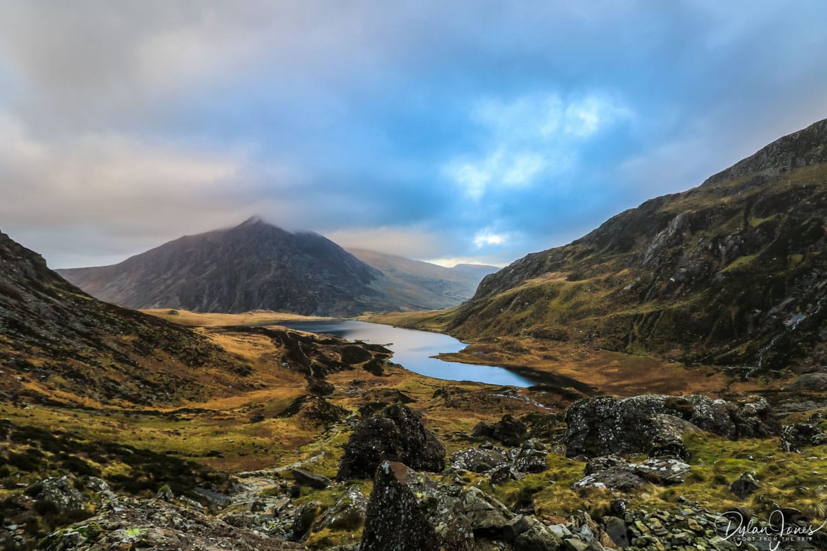 Llyn Idwal: Spectacular Easy Walks and Scenic Views in Snowdonia