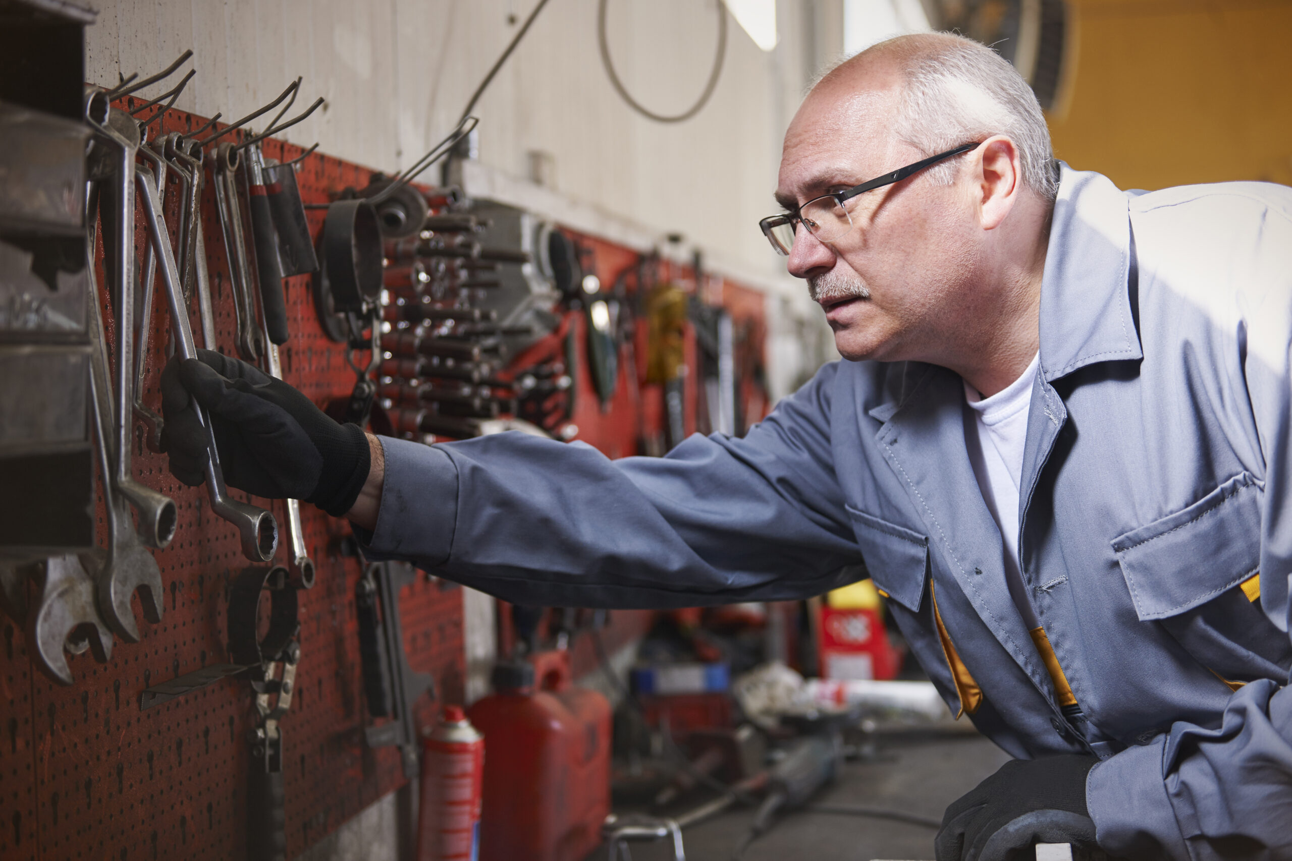 Learn how to choose the right hydraulic and industrial hose diameter to ensure optimal flow, pressure performance, safety, and long-lasting system efficiency.