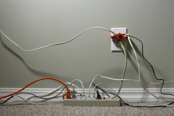 how many lights on a 15 amp circuit