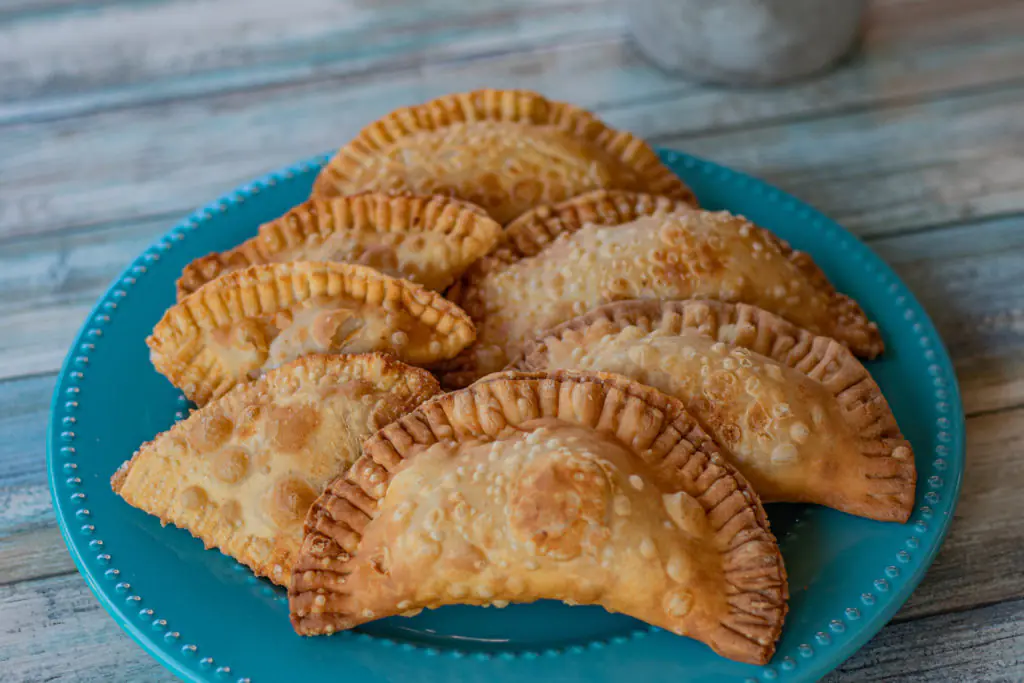 Best Empanada de Jamón y Queso Near Me